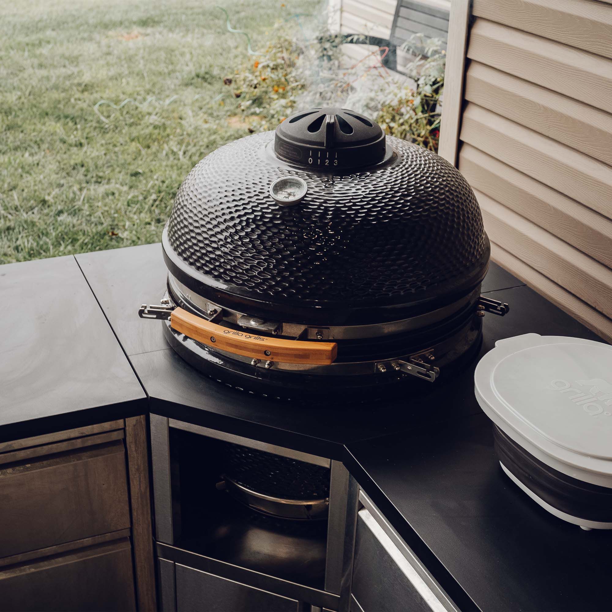 Kong Corner Built-In Cabinet